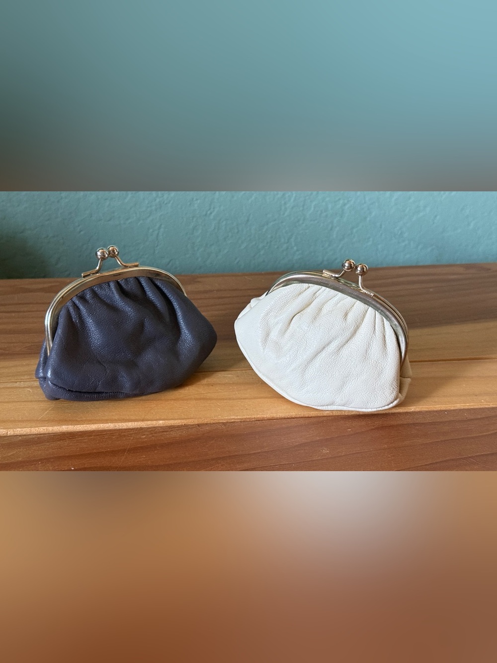 Vintage Italian Genuine Leather Kiss Lock Coin Purse Lot of 2 Ivory & Charcoal